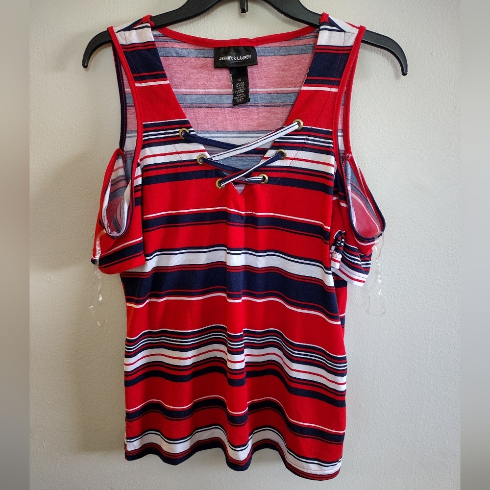 NWOT Jennifer Lauren XL cold shoulder shirt